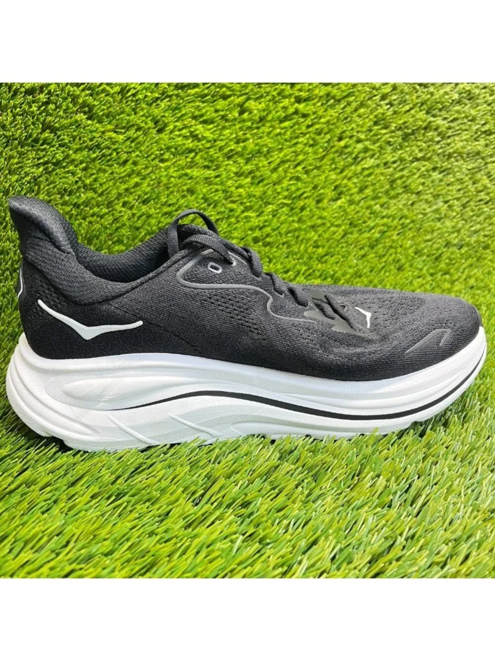Hoka One One Clifton 10 Womens Size 9 Black White Running Walking Shoes Sneakers